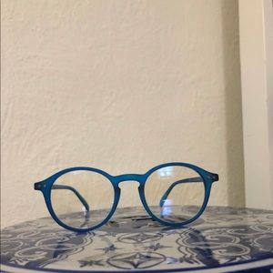 Izipizi blue light glasses with blue frames. Screen protection glasses